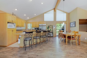 House, 3 Bedrooms | Private kitchen - 11 Wallowa 3 Bedroom Home (Bend)