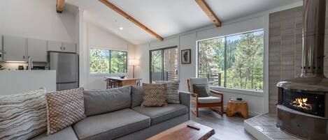 Condo, 2 Bedrooms | Living area | Smart TV