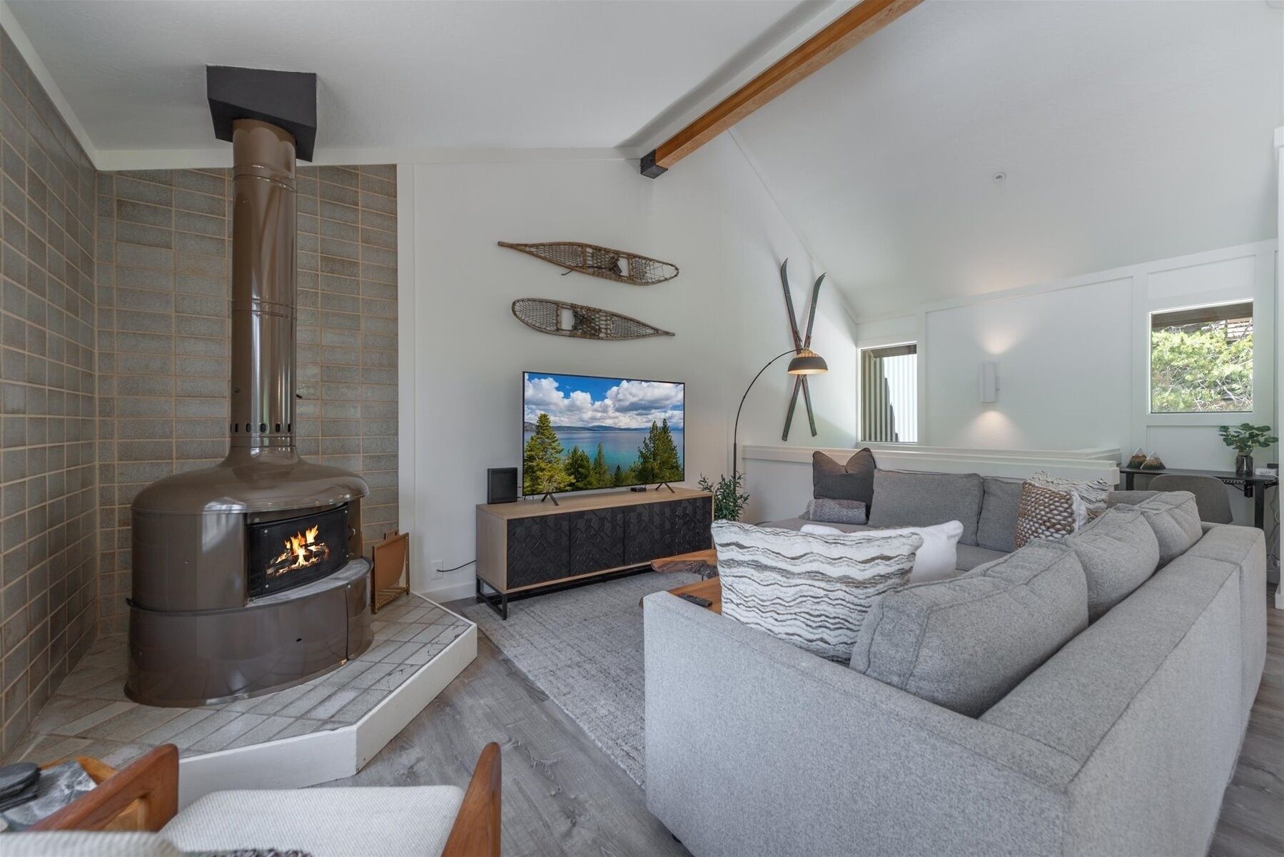 Condo, 2 Bedrooms | Living area