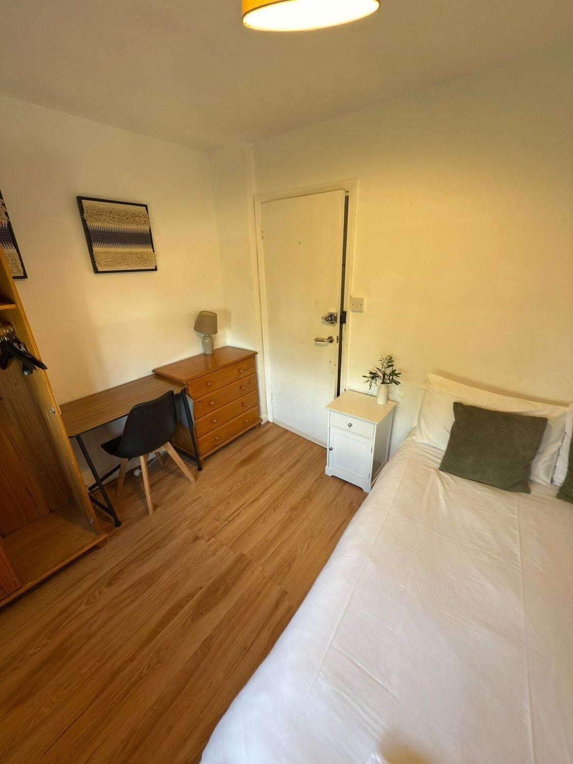 Iron/ironing board, free WiFi