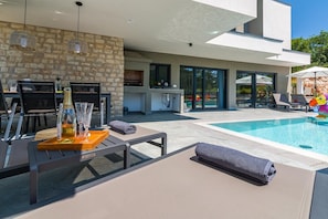 Beheizter Pool