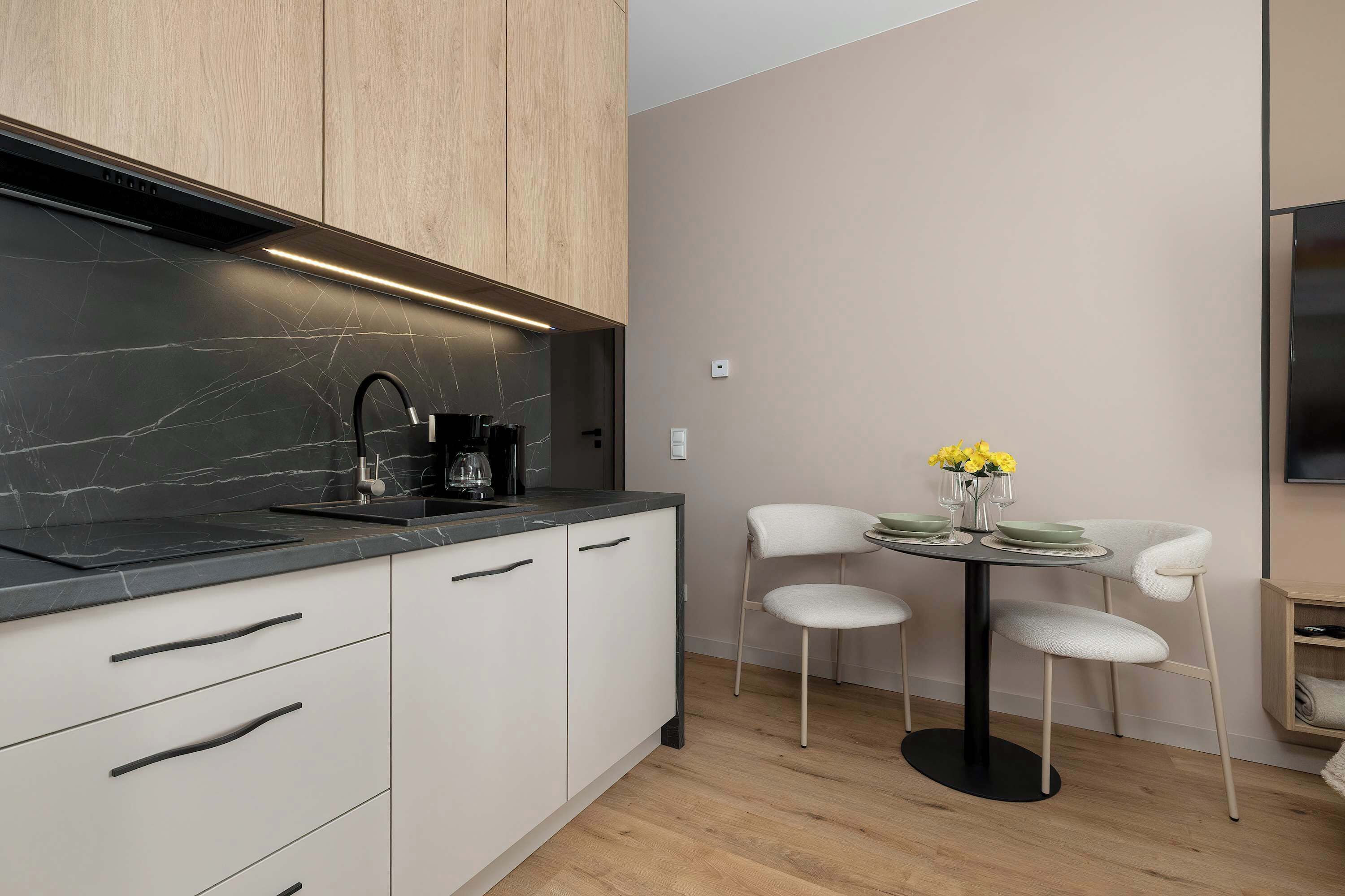 Fridge, microwave, stovetop, coffee/tea maker