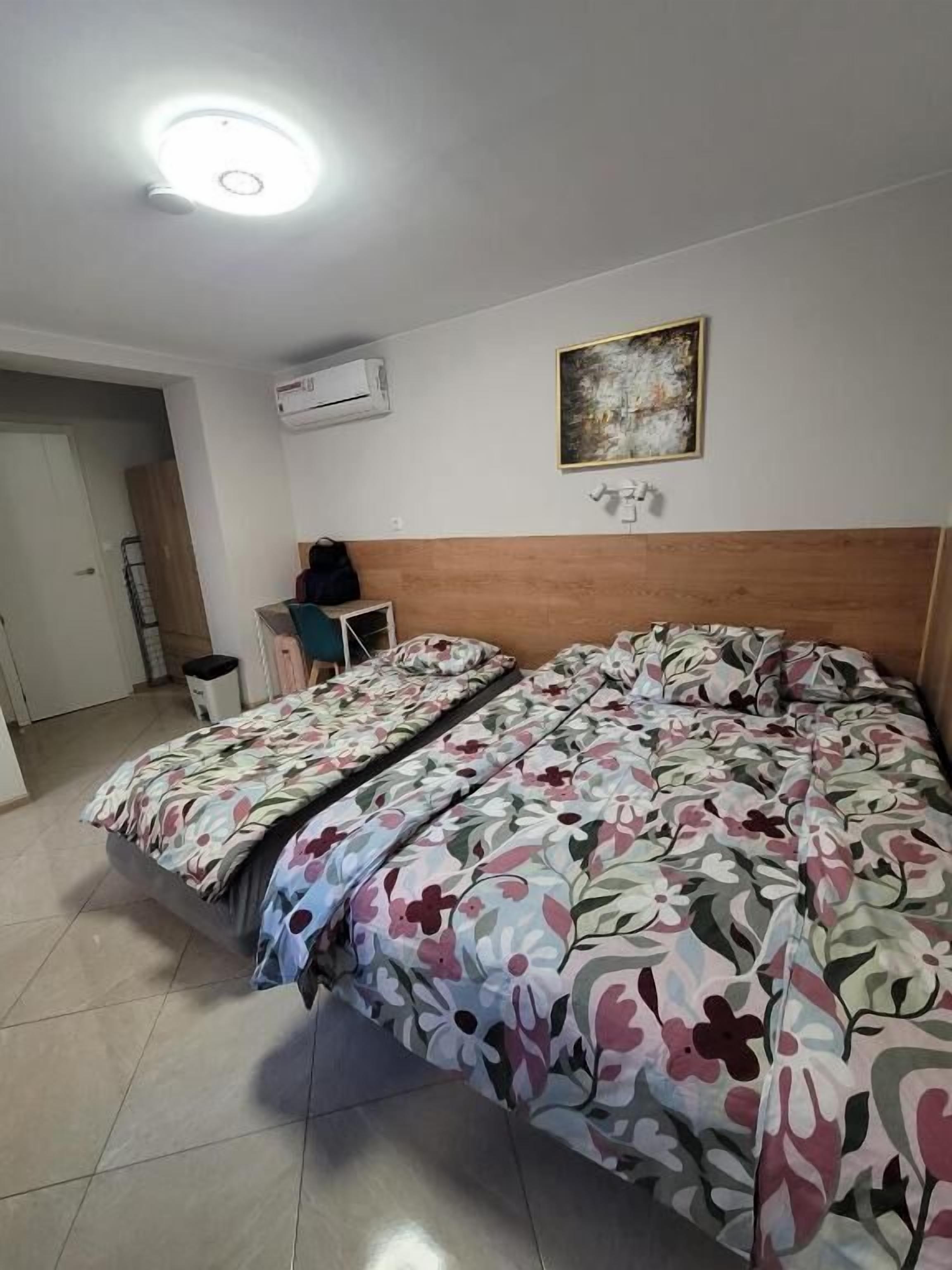 Basic Studio, Multiple Beds, Non Smoking, Private Bathroom