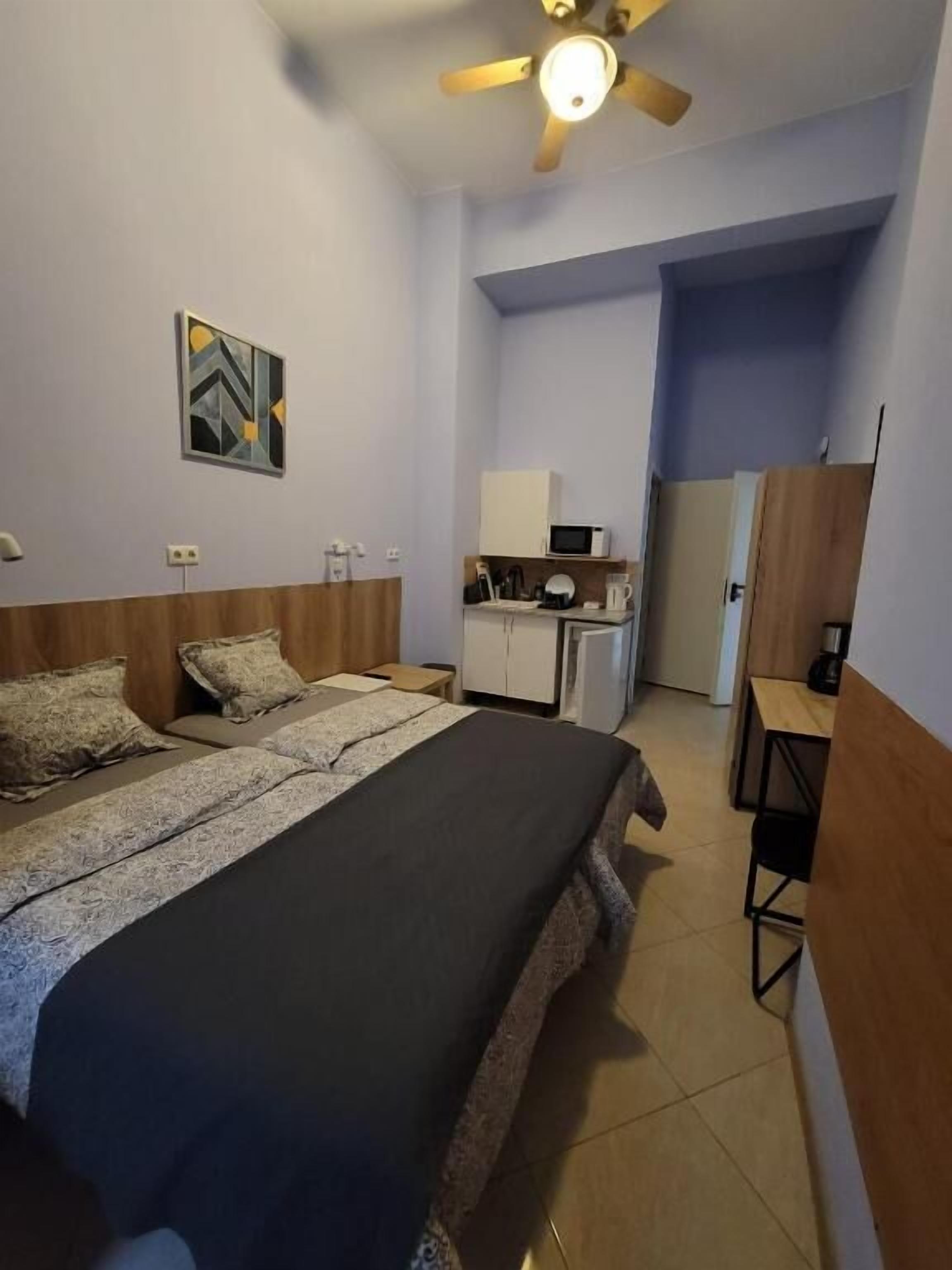 Standard Studio, Multiple Beds, Mobility Accessible, Courtyard View