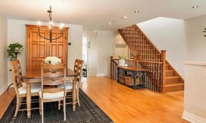 Dining - Charming, Family Friendly 3 bedroom House with Home Theatre near airport/transit (Toronto)