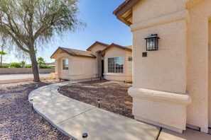 House (3 Bedrooms) | Interior - Stylish Yuma Home! 14 Mi to River (Yuma)