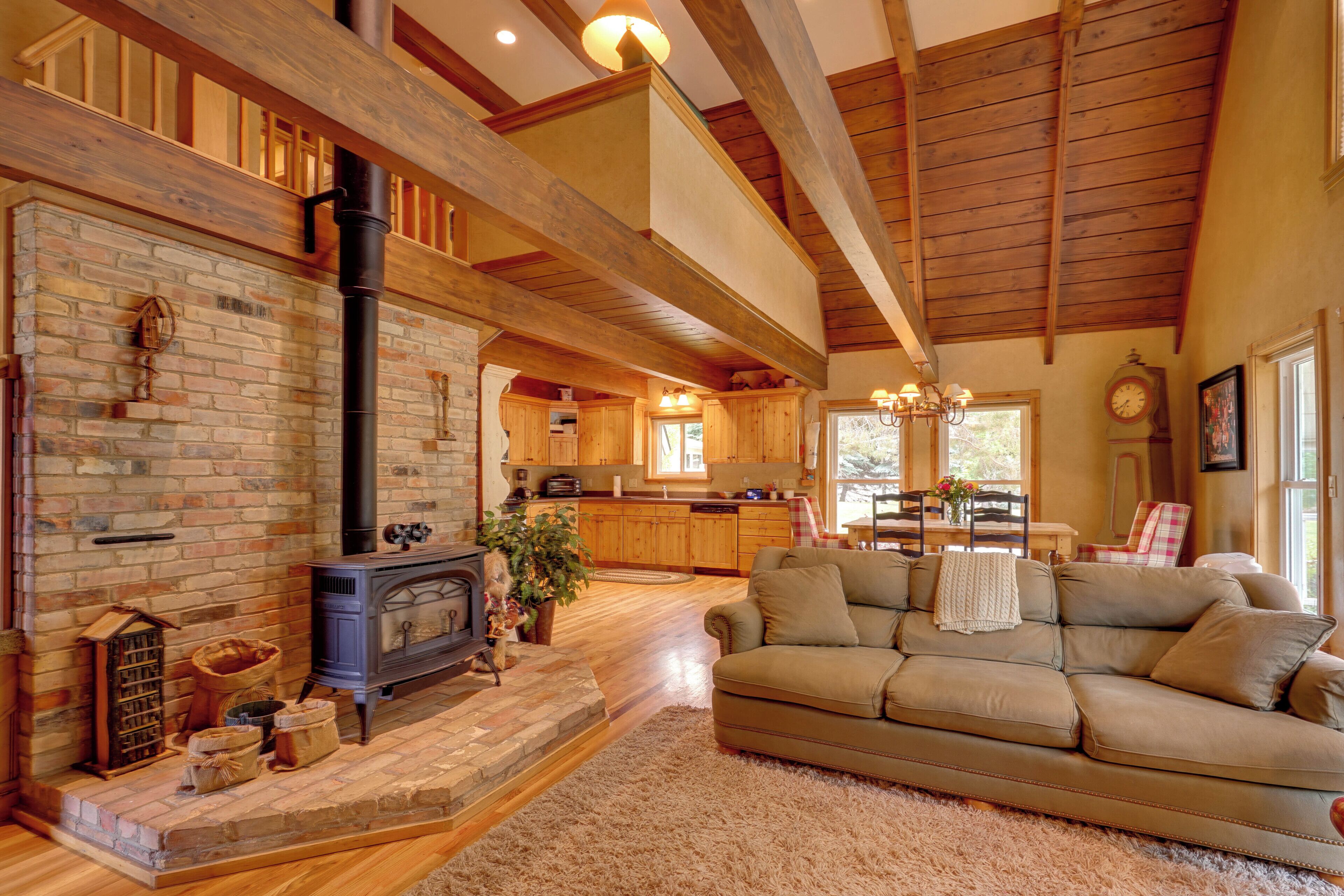 House (6 Bedrooms) | Interior