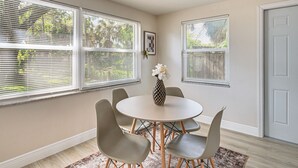 Nhà (2 Bedrooms) | Nội thất