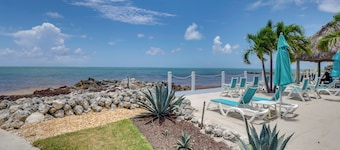 Steps to Pool & Ocean! Key Colony Beach Retreat