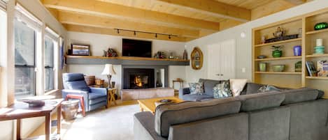 House (4 Bedrooms) | Front of property