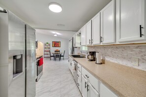 House (3 Bedrooms) | Interior - Large Yard, Porch! Pet-friendly Home in Palm Bay (Palm Bay)