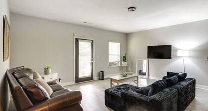 Shop, Dine & Hike: Lawrenceville Home By Parks
