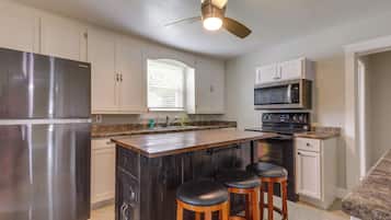 House (2 Bedrooms) | Front of property