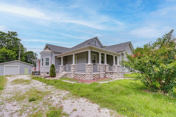House (2 Bedrooms) | Interior - 2 Mi to Spring River Fishing! Quiet Escape w/ Yard (Carthage)
