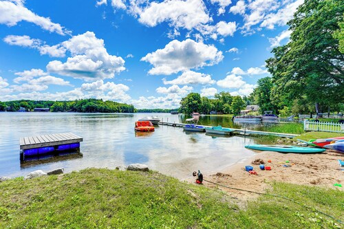 Swim, Boat, Fish On-site: Quaint Bass Lake Cabin!