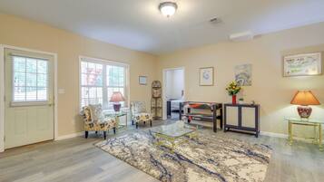 Apartment (3 Bedrooms) | Front of property