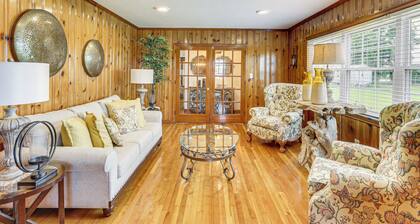 Albany Home w/ Large Yard, 5 Mi to Downtown!