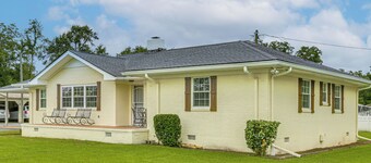 Albany Home w/ Large Yard, 5 Mi to Downtown!