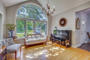 House (4 Bedrooms) | Interior - Private Shoreline & Green Bay Views! Family Home (Luxemburg)