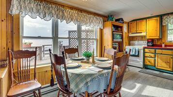 Cottage (2 Bedrooms) | Interior