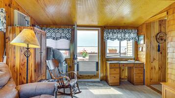 Cottage (2 Bedrooms) | Interior