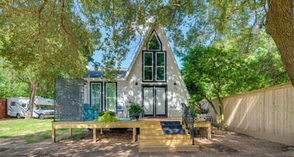 3 Mi to Tomball's Main St! Unique A-frame Home