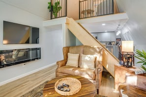 Interior - 3 Mi to Tomball's Main St! Unique A-frame Home (Tomball)