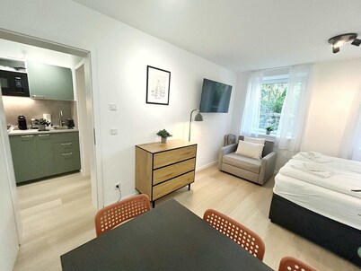 Modern Apartment in Eimsbuettel Hamburg for 5
