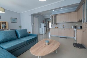 TV - M&P Apartment by RentalsPro - Nea Moudania Halkidiki (Nea Moudania)