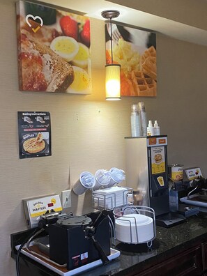 Dining - Jonestown Inn (Jonestown)