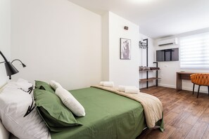 3 habitaciones, escritorio, tabla de planchar con plancha y wifi gratis 
