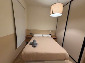 Room - Vrbo Property (Barcelona)