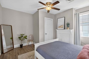 Iron/ironing board, travel cot, WiFi, bed sheets