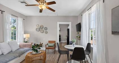 Shipside Suite~Fast WI-FI, Backyard Oasis, Family