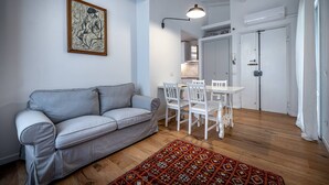 Apartment, 3 Schlafzimmer, 2 Bäder | Wohnzimmer