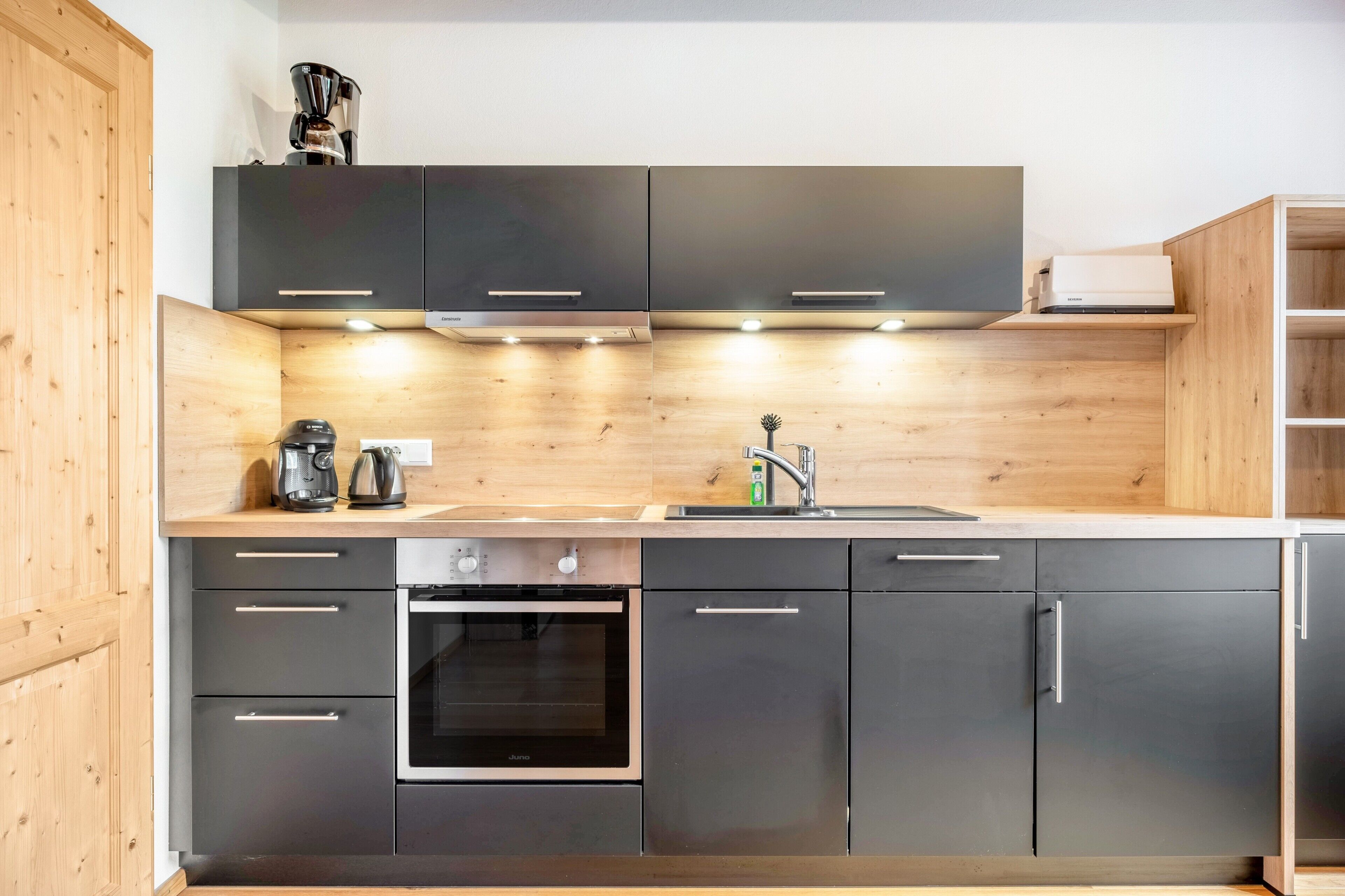 Kühlschrank, Ofen, Herdplatte, Geschirrspüler
