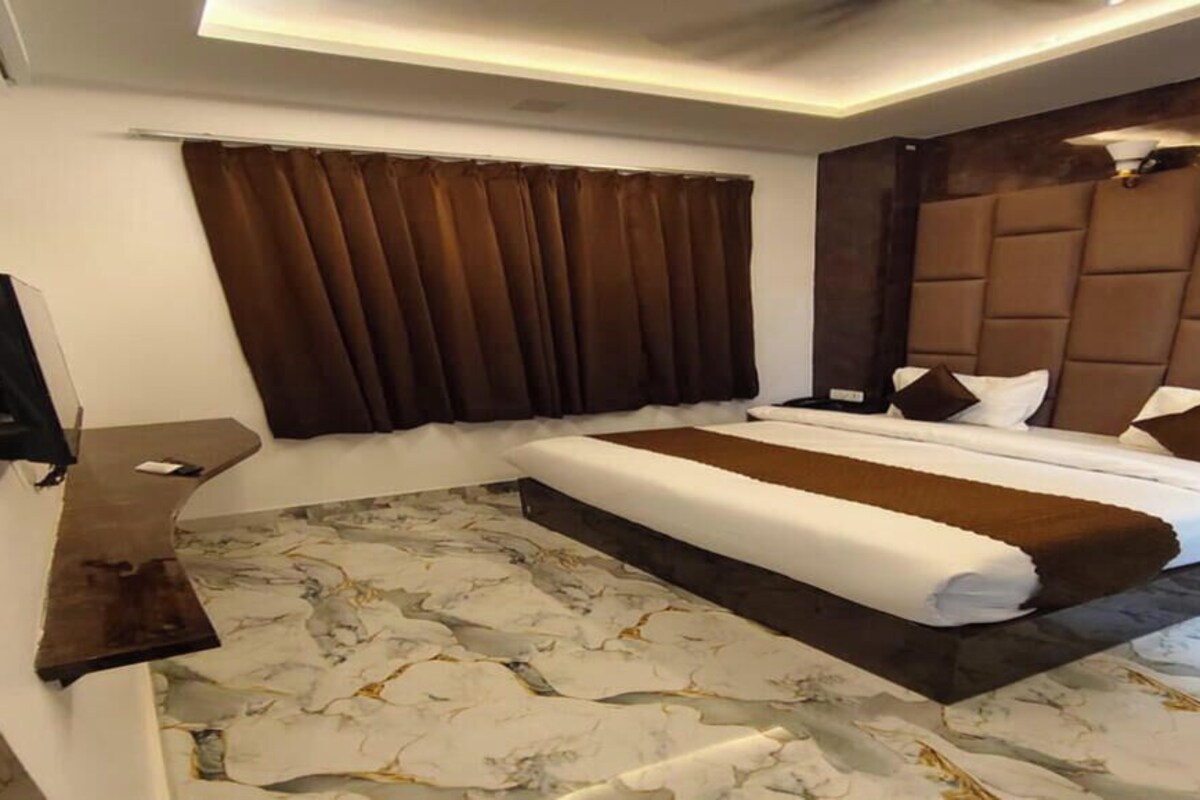 Quarto luxo, vista para o jardim | Escrivaninha, Wi-Fi de cortesia