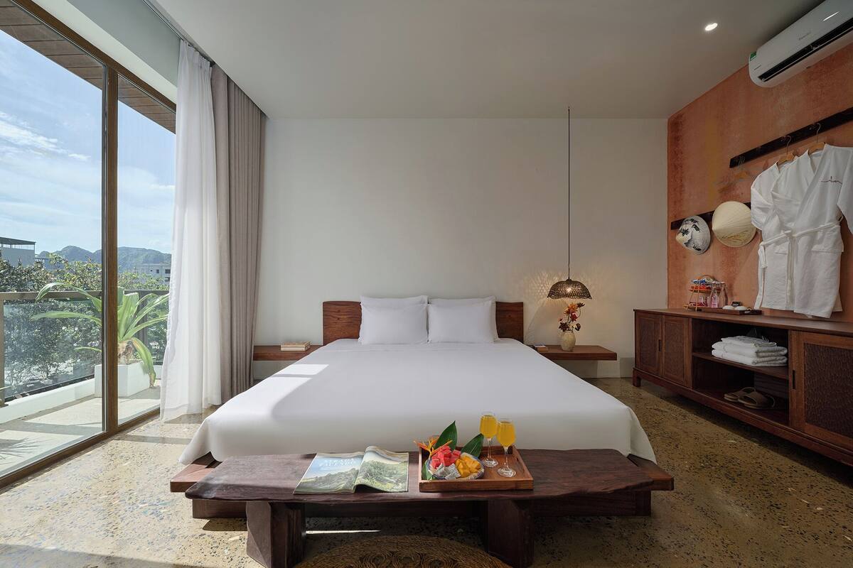 Chambre Double, 1 très grand lit, balcon | Literie de qualité supérieure, surmatelas, rideaux occultants