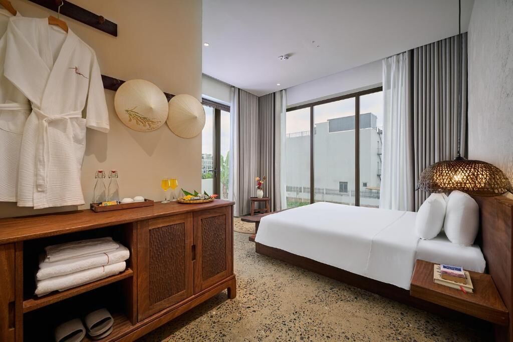 Double Room, Balcony | Blackout curtains, soundproofing, iron/ironing board, free WiFi