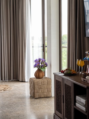 Family Room, Bathtub, Mountain View | Premium bedding, pillowtop beds, blackout drapes, soundproofing - ArtLua Boutique Hotel Tam Coc (Hoa Lu)