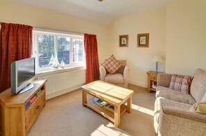 TV - 1 Bed in Whitby (oc-w950) (Whitby)