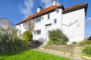 Exterior - 1 Bed in Whitby (oc-w950) (Whitby)