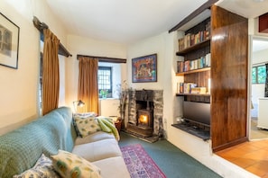TV, fireplace - 1 Bed in Llanrwst (oc-wag232) (Llanrwst)