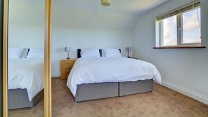Unclassified image, 4 of 15, button - 3 Bed in Wadebridge (oc-p00476) (Treburrick)