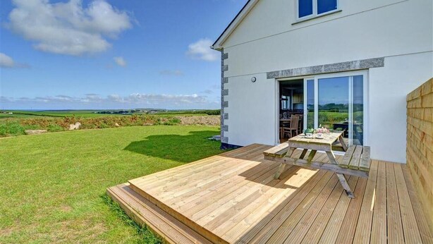 Unclassified image, 1 of 15, button - 3 Bed in Wadebridge (oc-p00476) (Treburrick)