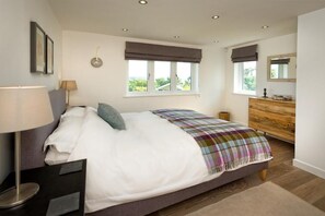 Iron/ironing board, travel cot, free WiFi - 4 Bed in Pwllheli (oc-morann) (Bwlchtocyn)