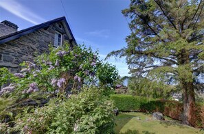 Property grounds - 2 Bed in Harlech (oc-wah467) (Harlech)