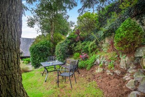 Outdoor dining - 2 Bed in Harlech (oc-wah467) (Harlech)