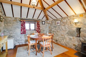 Dining - 2 Bed in Caernarfon (oc-wag263) (Llanfaglan)