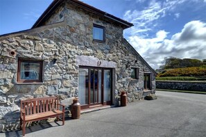 Exterior - 2 Bed in Caernarfon (oc-wag263) (Llanfaglan)